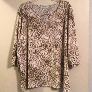 Ladies 2x 3/4 length sleeve blouse